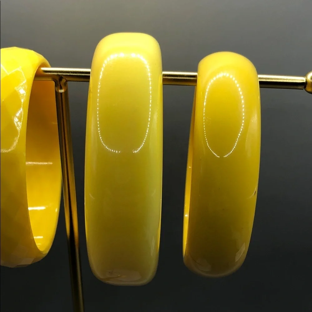 Bundle lot 4 yellow vintage acrylic resin 90's bangle bracelets stack layer
